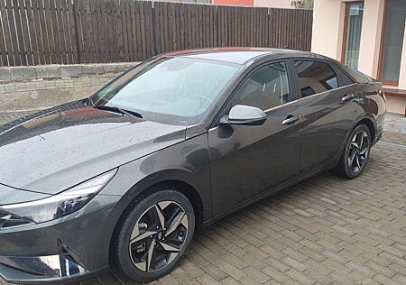 Hyundai Elantra 1.6 l 123 CP CVT Exclusive Navi