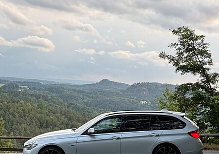 BMW 330i Touring Sport Line Automatic Sport Line