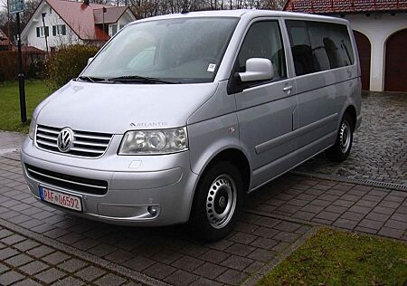 VW T5 Multivan Volkswagen T5 2,5TDI Multivan Atlantis,Klimaaut,StHzg,Leder