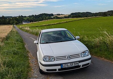 VW Golf Volkswagen 4 1.6 SR Automatik (abgemeldet)