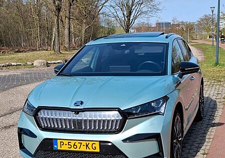 Skoda Enyaq 80 Founders Edition Silver