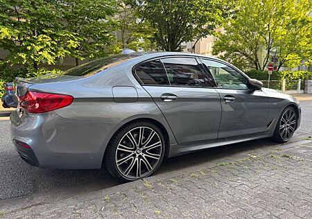 BMW M550i xDrive A