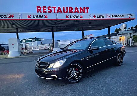 Mercedes-Benz E 200 Coupé BlueEFFICIENCY ELEGANCE ELEGANCE