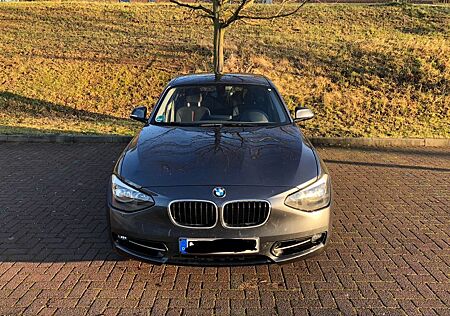 BMW 118i Sport Line Sport Line