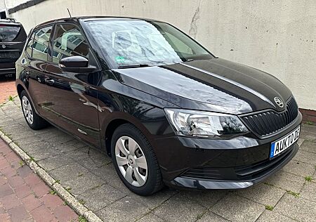 Skoda Fabia Active Touchscreen / 8-fach / Garantie