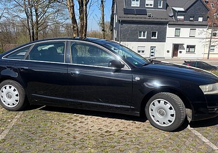 Audi A6 2.4 -