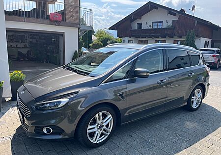 Ford S-Max 2,0 EcoBlue 140kW 4x4 Titanium Auto Ti...