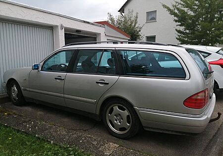 Mercedes-Benz E 320 T AVANTGARDE Avantgarde