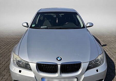 BMW 318i -