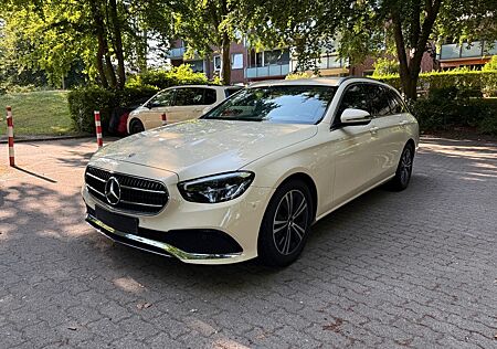 Mercedes-Benz E 220 d-Avantgarde-MBUX-Kamera-Widescreen