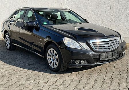Mercedes-Benz E 220 CDI Automatik ! NAVI ! AHK ! SHZ ! SERVICE