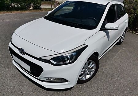 Hyundai i20 + blue+Passion+Klima+SHZ+PDC