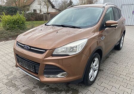 Ford Kuga Trend. Aus-1 Hand. Unfallfrei.