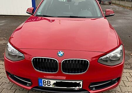 BMW 118i Sport Line 170 PS , 8-fach bereift, TÜV NEU
