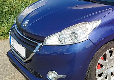 Peugeot 208 1.4 Allure 95 VTi , Navi, Teilleder