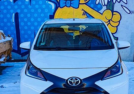 Toyota Aygo (X) Aygo (X) 1,0-l-VVT-i x-play touch x-play touch