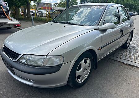 Opel Vectra 1.8 16V Elegance