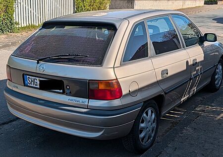 Opel Astra 1.6 - abgemeldet