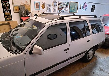 Opel Kadett E Caravan mit AHK