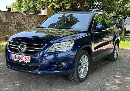 VW Tiguan Volkswagen Sport & Style 4Motion/1Hand/4x4/Pano/TÜV/