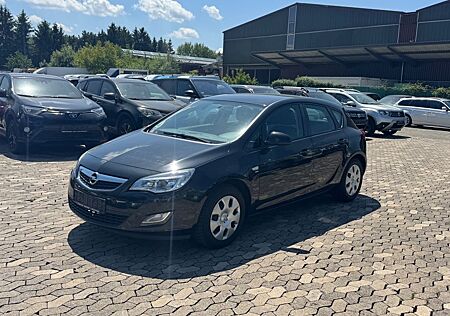 Opel Astra J Lim. 5-trg. Selection