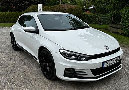VW Scirocco Volkswagen 2.0 TSI BlueMotion Technology