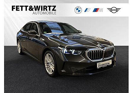 BMW 530e Limousine