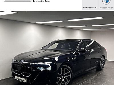 BMW M760e xDrive Limousine