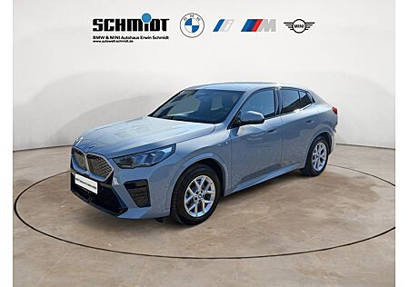 BMW iX2 xDrive30 (U10)
