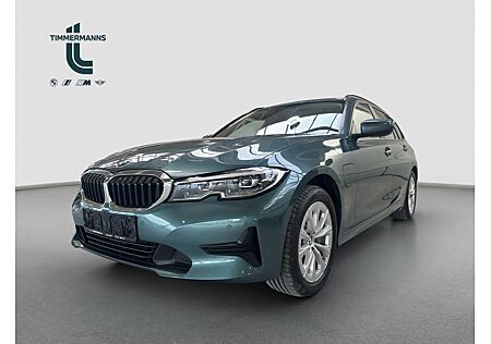 BMW 330e xDrive Touring