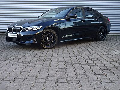 BMW 320e Limousine