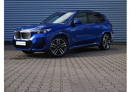 BMW iX1 xDrive30
