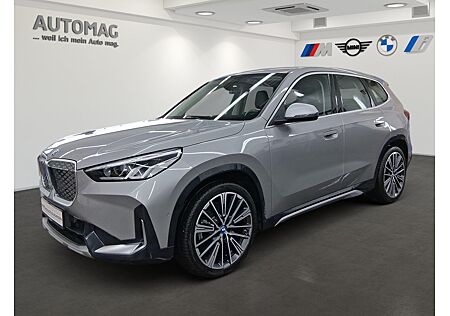BMW iX1 xDrive30