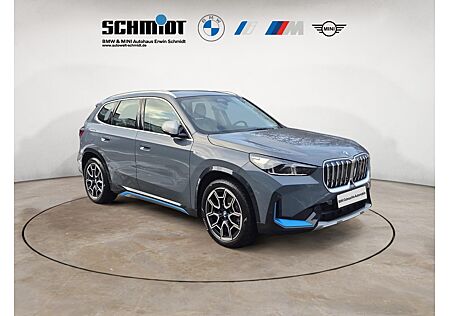 BMW iX1 xDrive30 (U11)