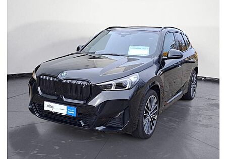 BMW iX1 xDrive30