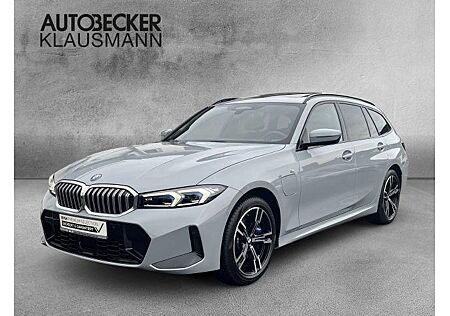 BMW 330e xDrive Touring