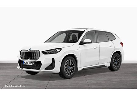 BMW iX1 XDRIVE30 (AB 2022)