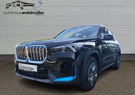 BMW iX1 xDrive30