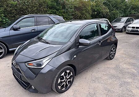 Toyota Aygo 5-Türer x-play Team Deutschland