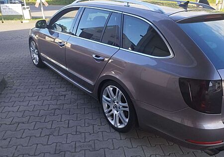 Skoda Superb Elegance *Sport* *8fachBereift*