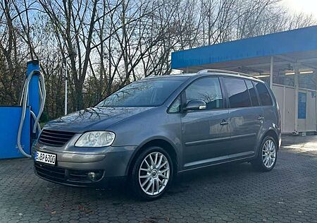 VW Touran Volkswagen 2.0 TDI Highline