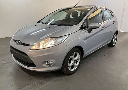 Ford Fiesta Titanium 1.25 Liter **5 TÜR*82PS*PDC*SHZ*