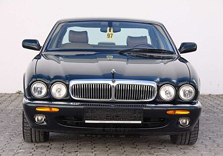 Jaguar XJ 4.0 Sovereign 2 Jahre Garantie
