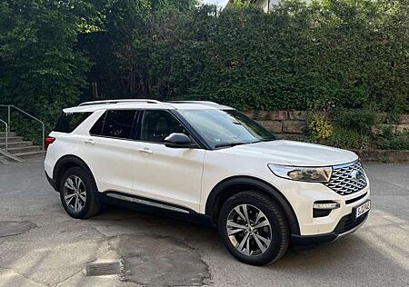 Ford Explorer Platinum Plug-in-Hybrid 4x4