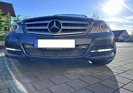 Mercedes-Benz C 220 T CDI DPF (BlueEFFICIENCY) 7G-TRONIC Avantga