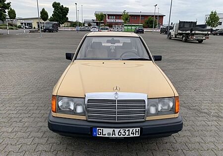 Mercedes-Benz 200 200D