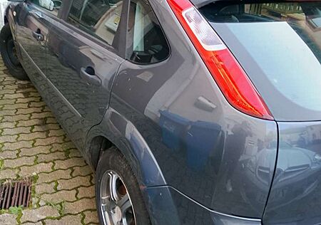 Ford Focus 1.6 Ti-VCT Trend