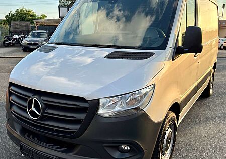 Mercedes-Benz Sprinter 214CDI Aut. L1 Navi Kamera PDC AHK 19300€ Netto