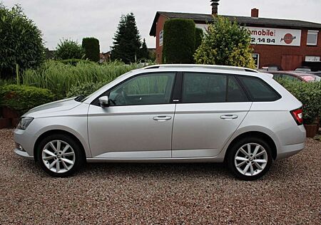 Skoda Fabia Combi 1.2 TSI Joy *Navi,Klimatr,Sitzhzg,PDC*