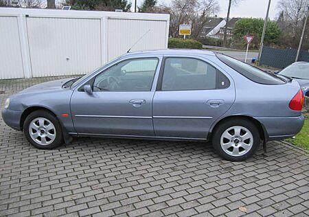 Ford Mondeo 16V Ghia